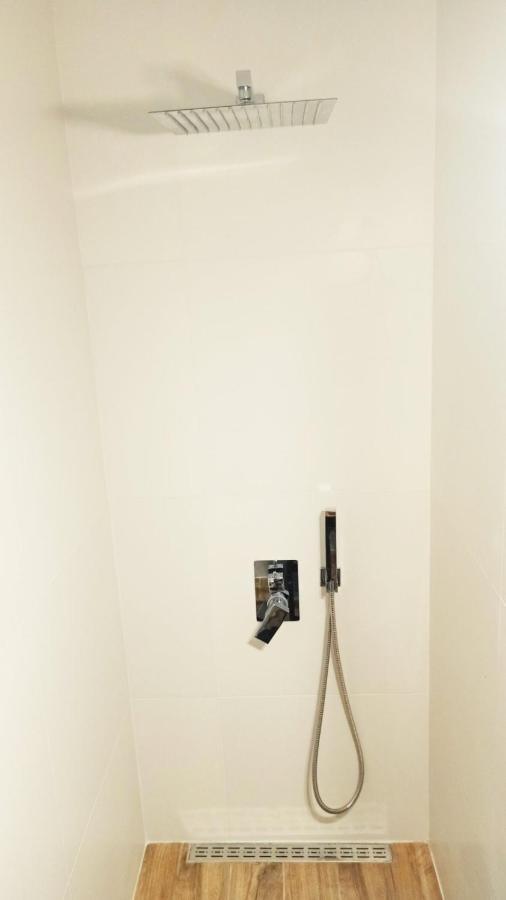 Down Town Luxurious Apartments 알렉산드로폴리스 외부 사진