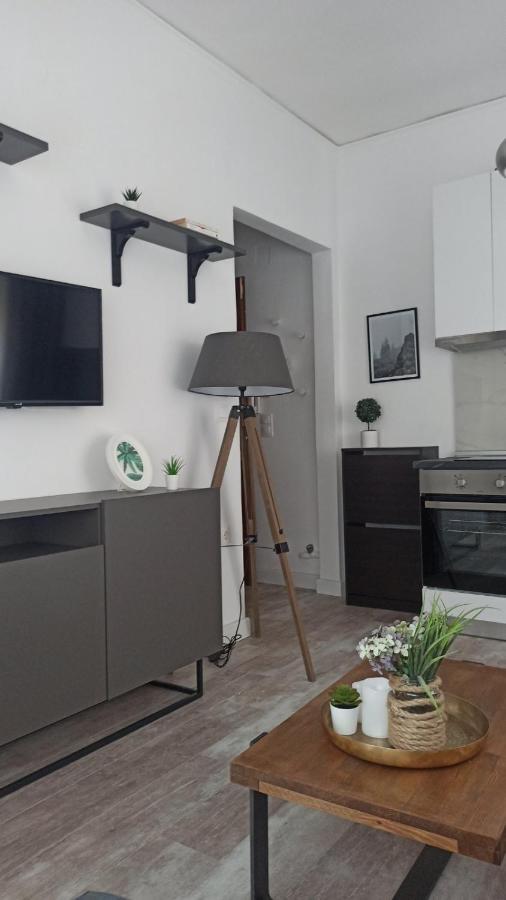 Down Town Luxurious Apartments 알렉산드로폴리스 외부 사진