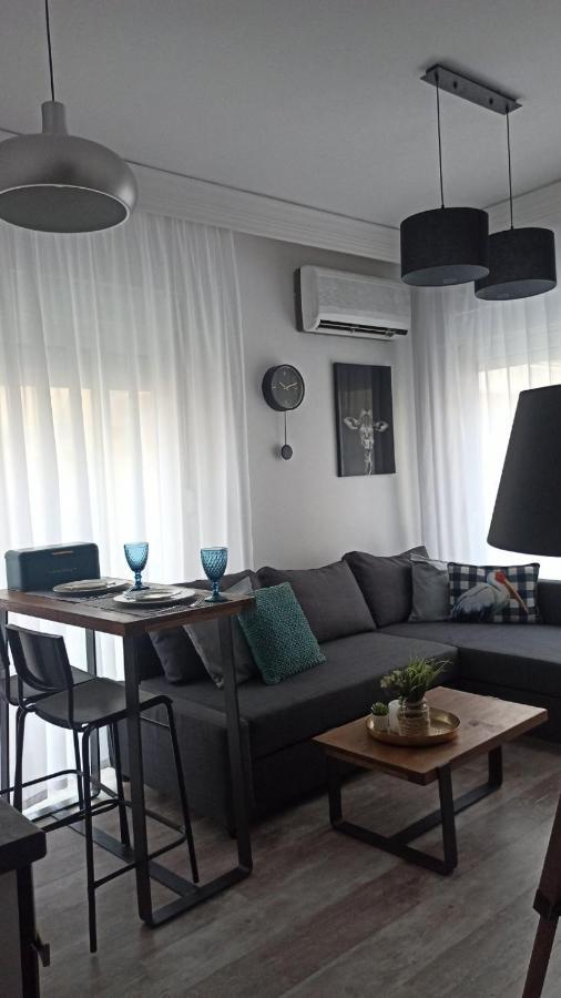 Down Town Luxurious Apartments 알렉산드로폴리스 외부 사진